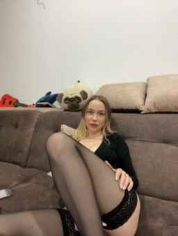Emili1- Webcam Rips 11-04-2023