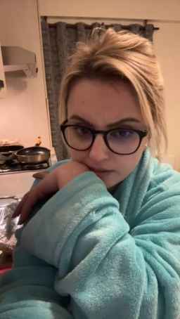 Hellen_h Webcam Rips 11-01-2024