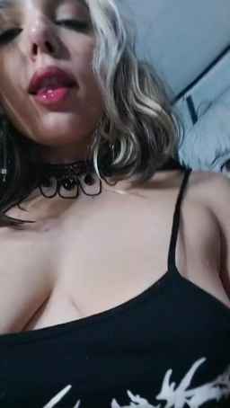 LizzieBlack Webcam Rips 16-02-2024