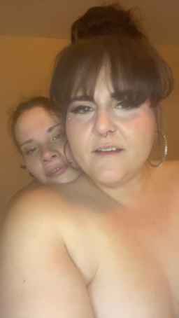 Tara_and_Brit Webcam Rips 08-02-2024