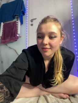 jucieLussie Webcam Rips 17-05-2024