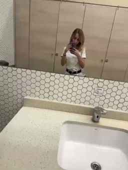 -Molly-Mae- Webcam Rips 19-08-2024
