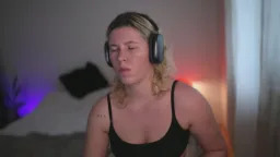 moonamii Webcam Rips 17-06-2025